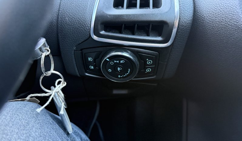 
								ford focus 1.6 zetec hatchback 5 door full									