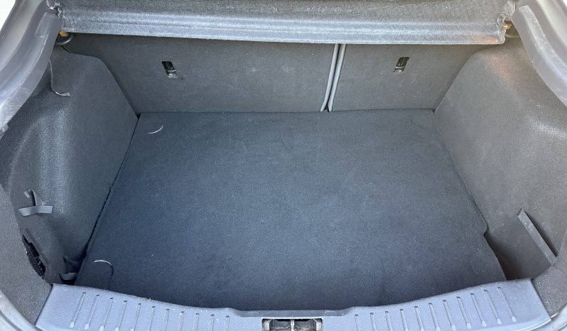 
								ford focus 1.6 zetec hatchback 5 door full									